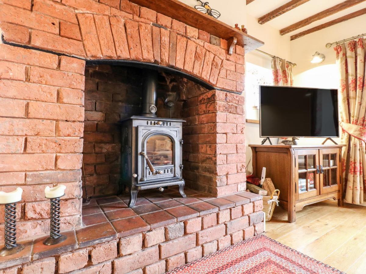 Bellamour End Cottage Ръджли Екстериор снимка