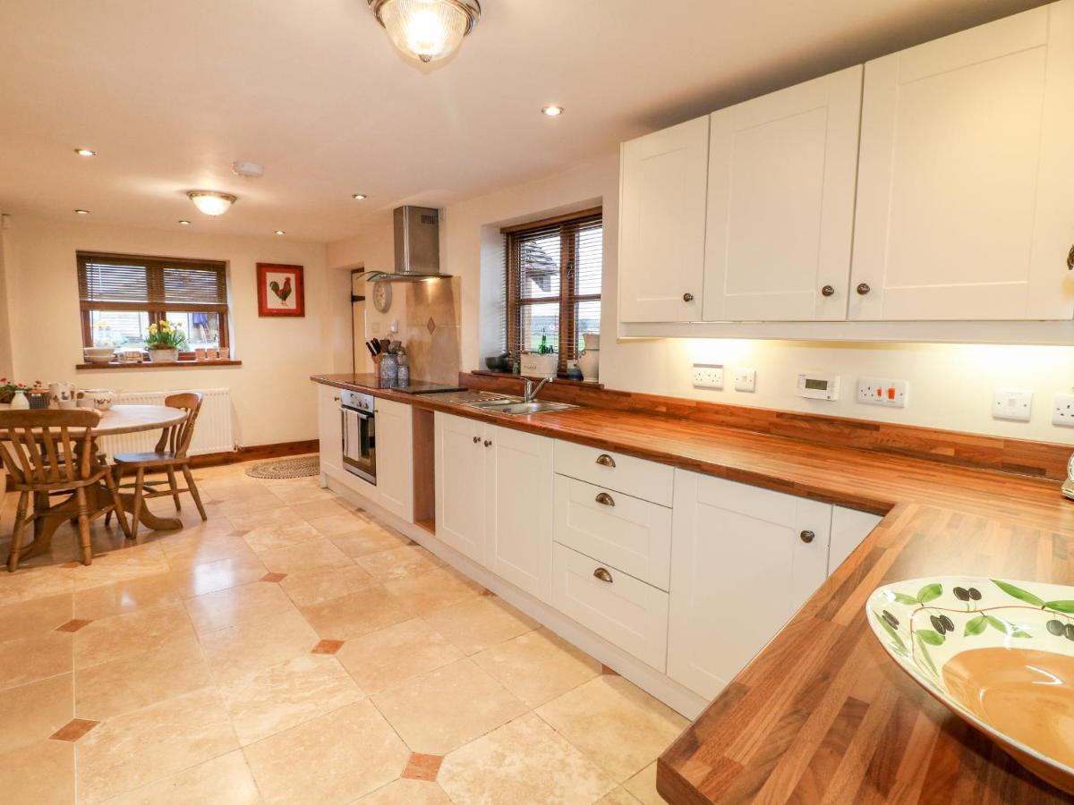 Bellamour End Cottage Ръджли Екстериор снимка