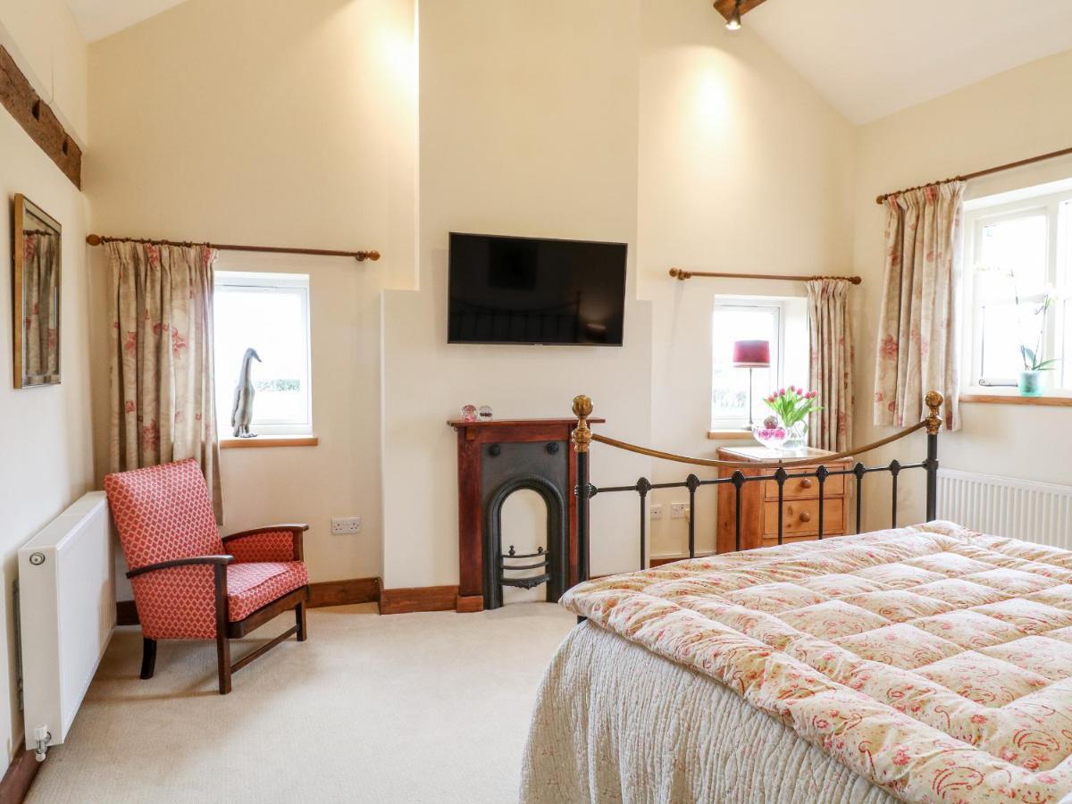 Bellamour End Cottage Ръджли Екстериор снимка